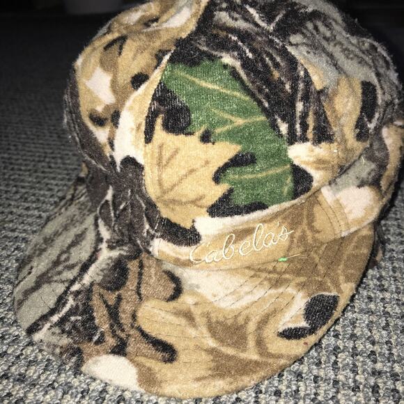 Cabela’s Camouflage Adult Large Ear Flap Fleece Hat - Picture 2 of 5